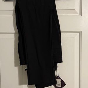 Mid Rise fitted hip & thigh black leggings